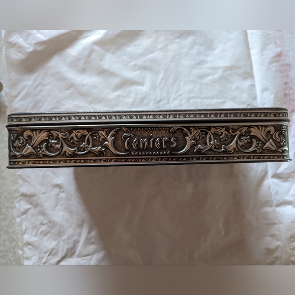 Vintage Teniers Biscuit Tin - Picture 2 of 4